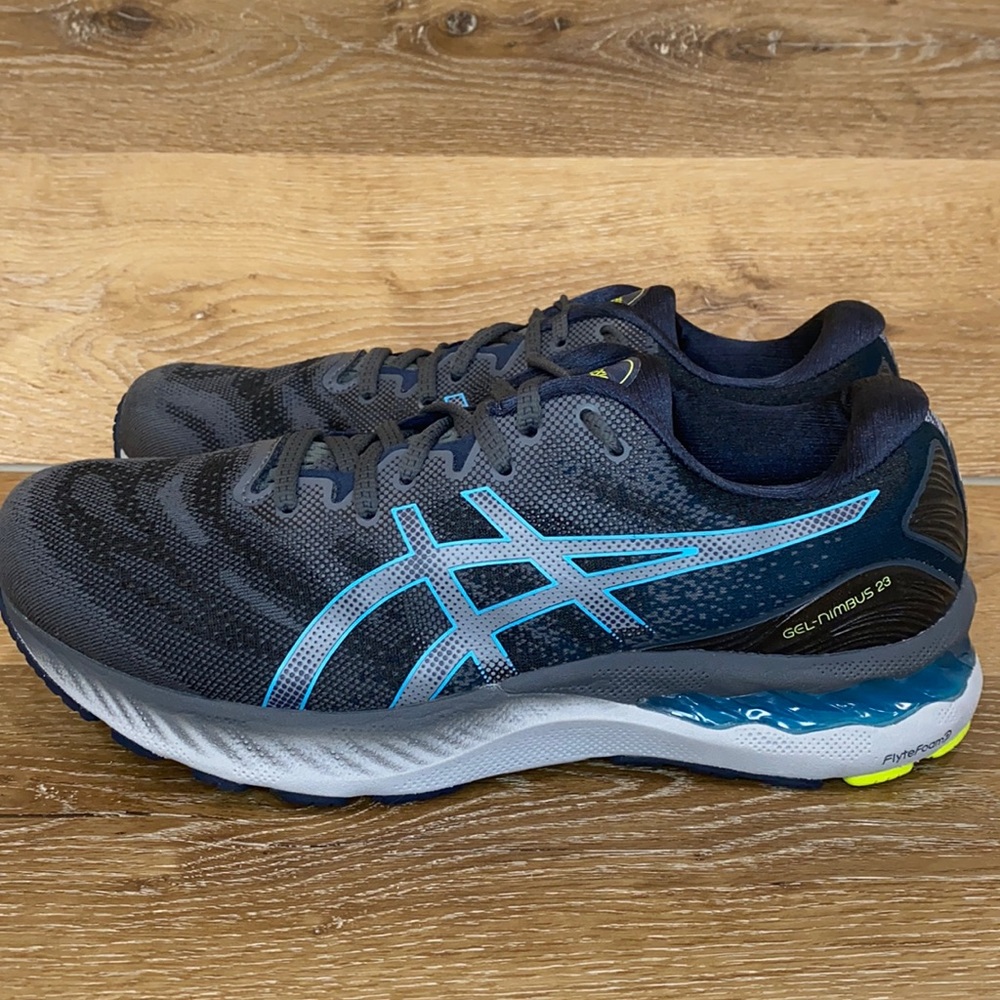 ASICS Gel Nimbus 23 Size 8.5 (wide)